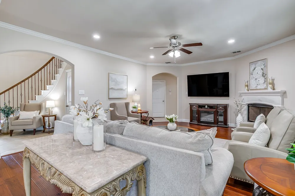 124 Lone Oak Drive Crowley, TX 76036