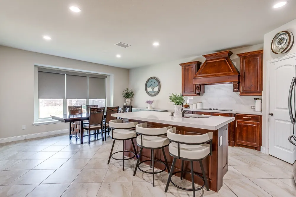 124 Lone Oak Drive Crowley, TX 76036