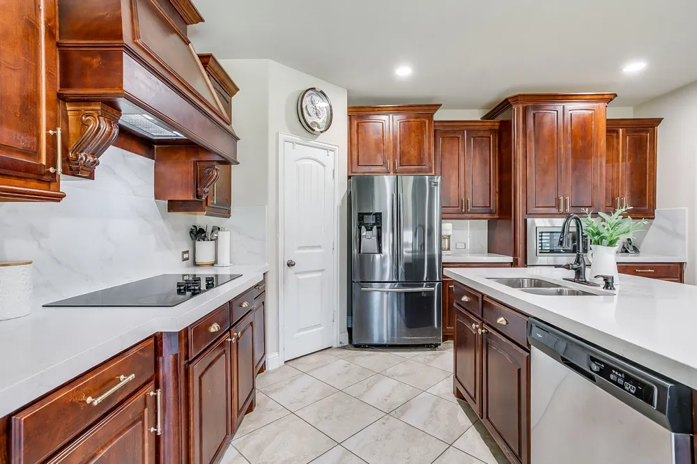 124 Lone Oak Drive Crowley, TX 76036