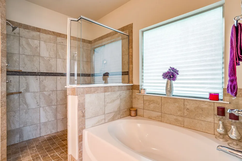 124 Lone Oak Drive Crowley, TX 76036