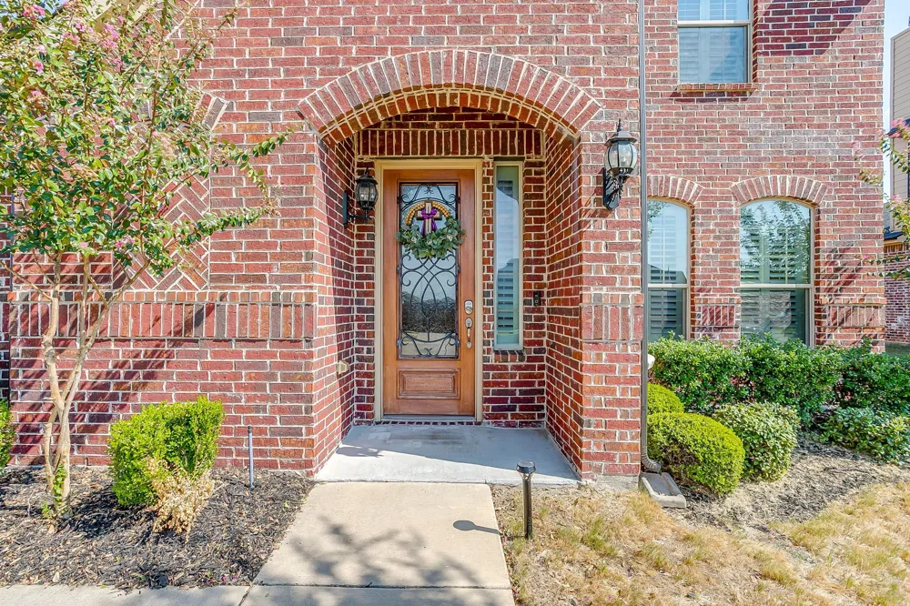 124 Lone Oak Drive Crowley, TX 76036
