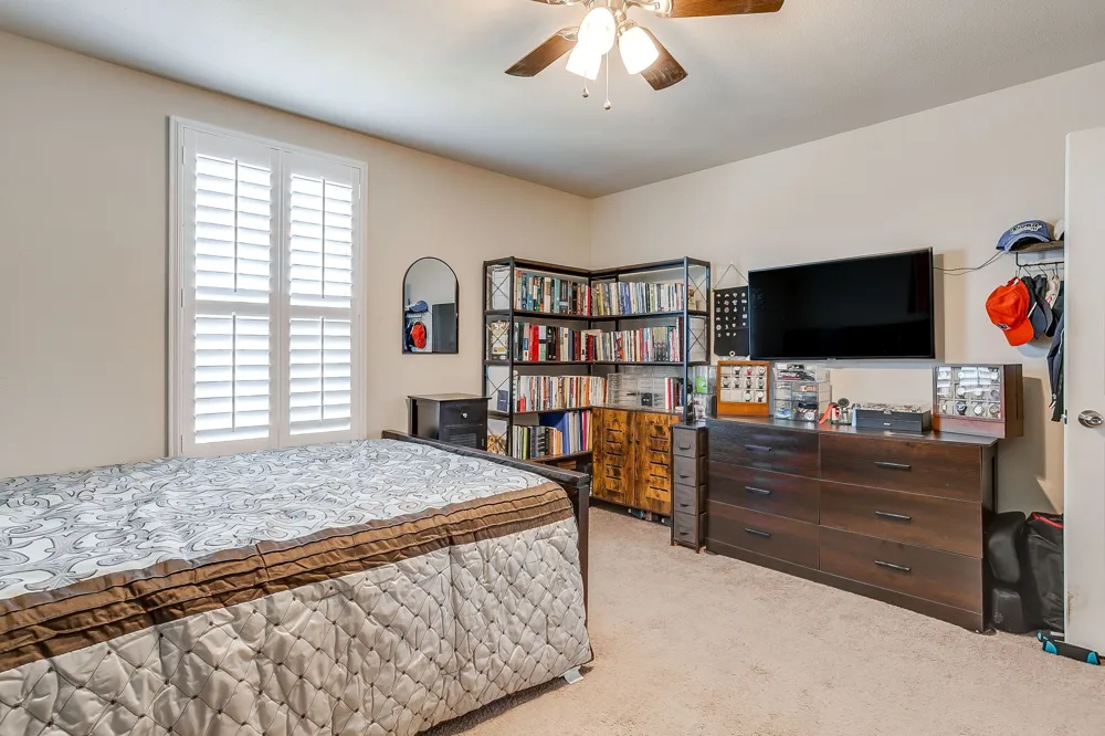 124 Lone Oak Drive Crowley, TX 76036