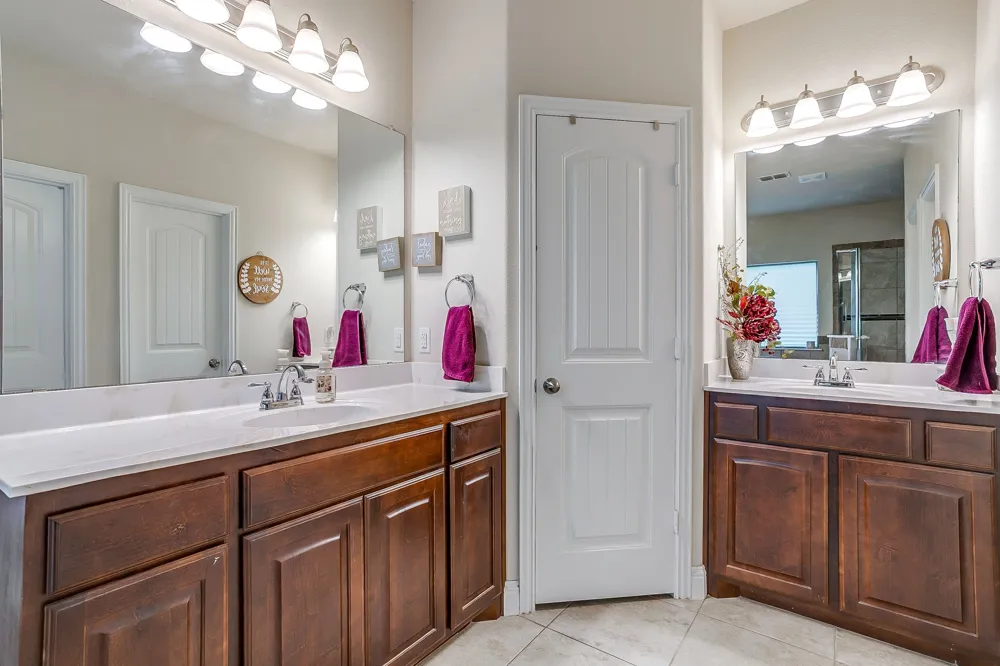 124 Lone Oak Drive Crowley, TX 76036