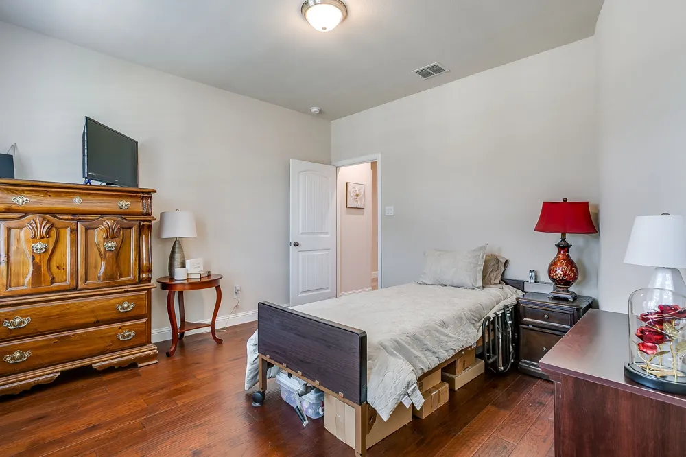 124 Lone Oak Drive Crowley, TX 76036