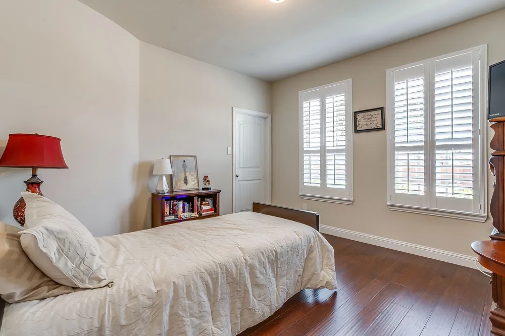 124 Lone Oak Drive Crowley, TX 76036