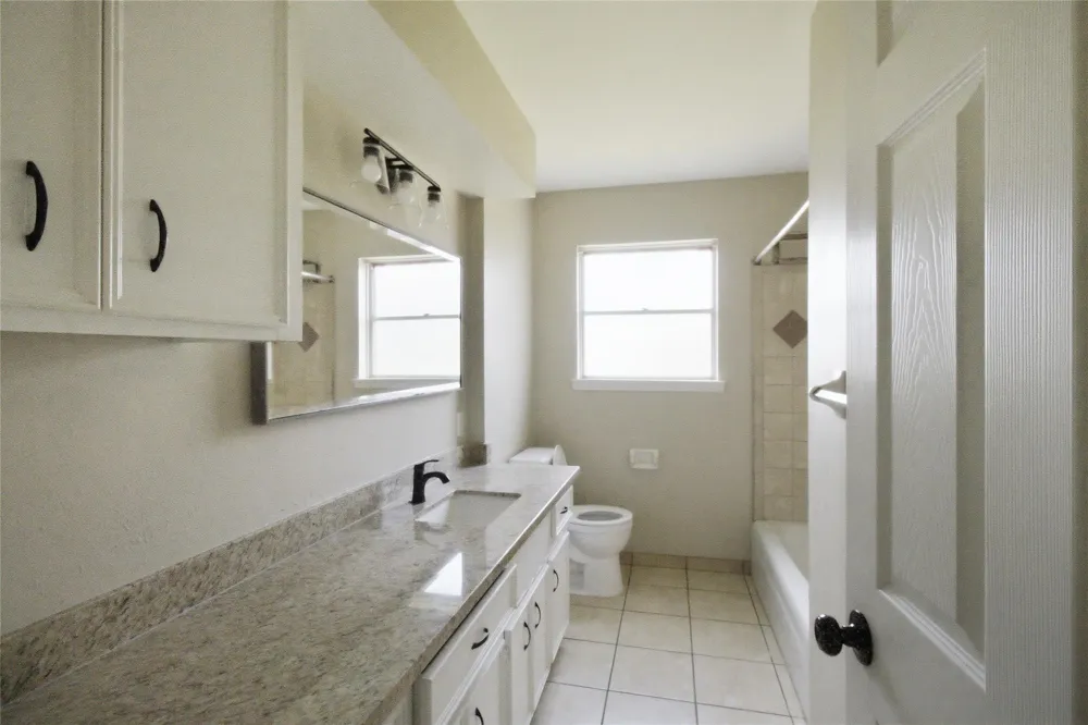 2106 Rose Rd Pearland, TX 77581