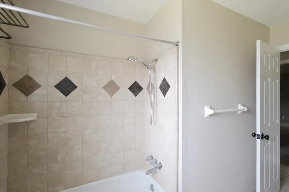 2106 Rose Rd Pearland, TX 77581