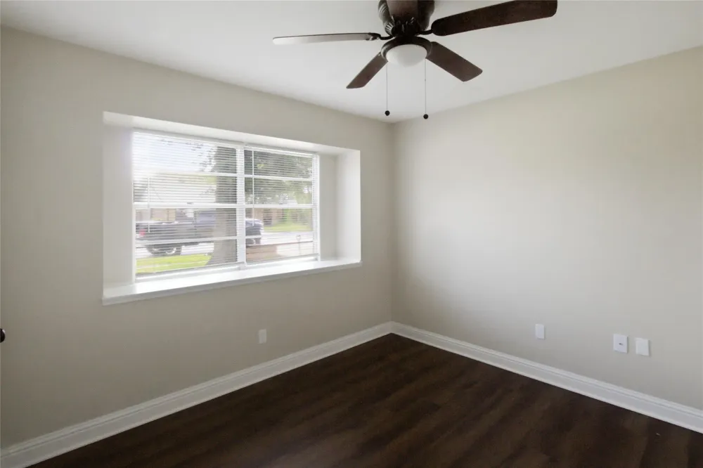2106 Rose Rd Pearland, TX 77581