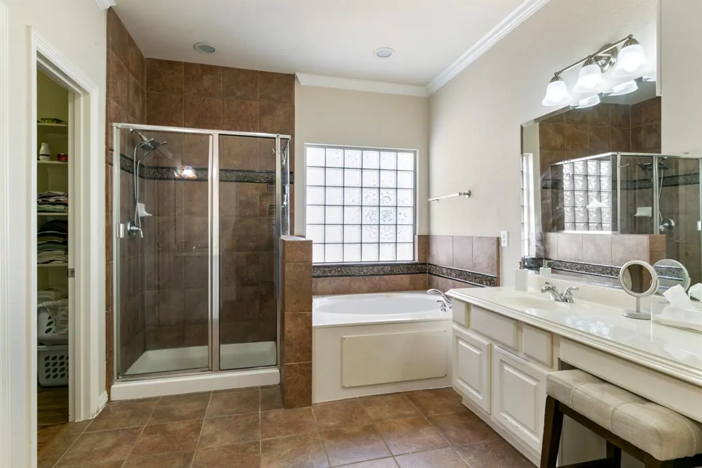 2922 Royal Oaks Crest Houston, TX 77082