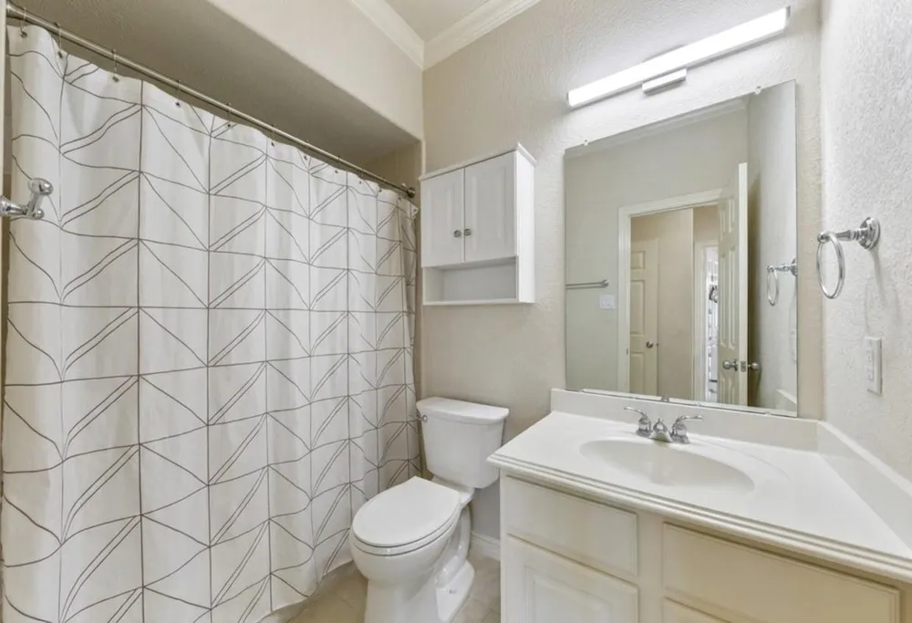 2922 Royal Oaks Crest Houston, TX 77082