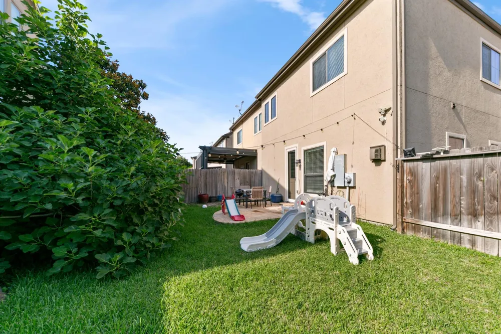 2922 Royal Oaks Crest Houston, TX 77082