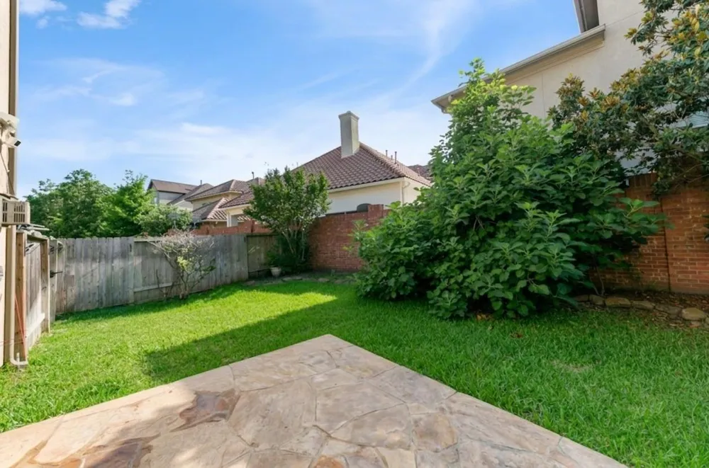 2922 Royal Oaks Crest Houston, TX 77082
