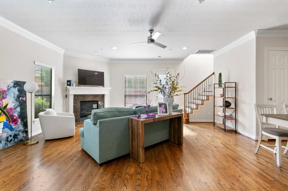 2922 Royal Oaks Crest Houston, TX 77082