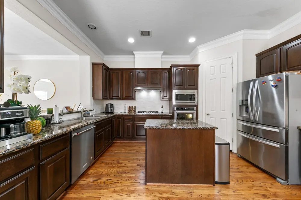 2922 Royal Oaks Crest Houston, TX 77082