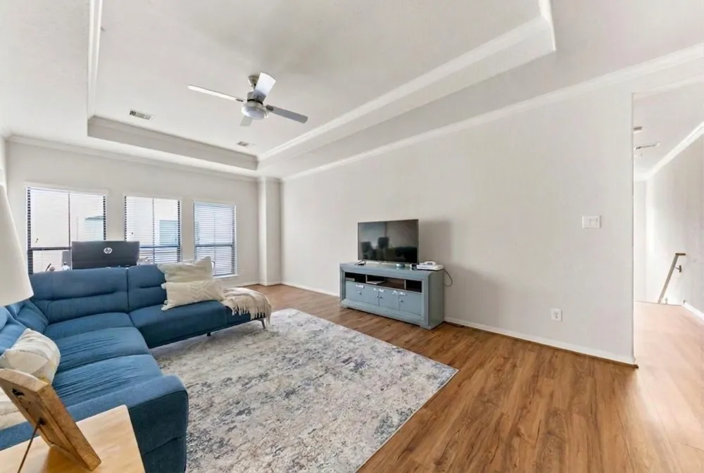 2922 Royal Oaks Crest Houston, TX 77082