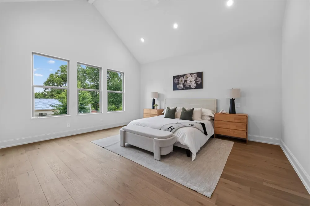 515 W 33rd Street Houston, TX 77018