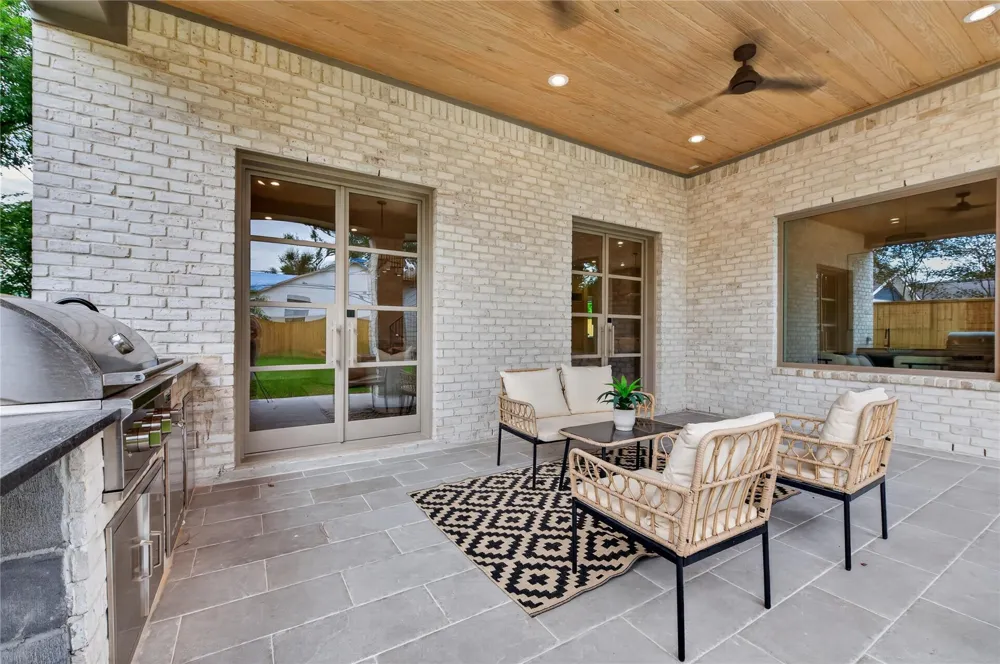 515 W 33rd Street Houston, TX 77018
