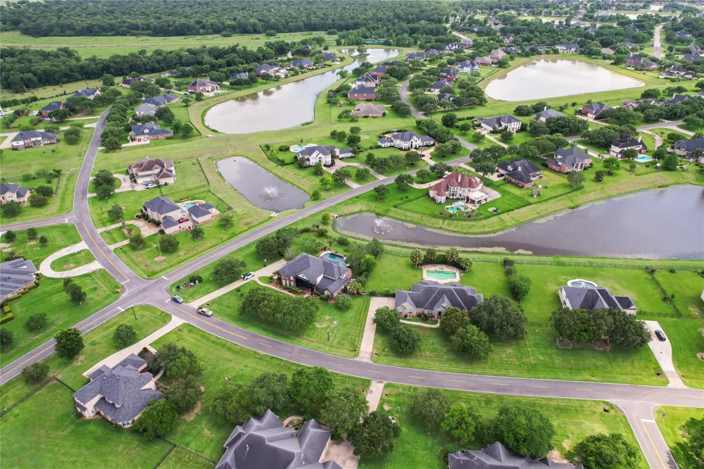 8826 Crown Jewel Drive Richmond, TX 77469