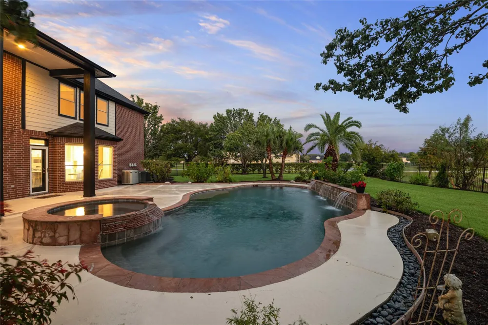 8826 Crown Jewel Drive Richmond, TX 77469