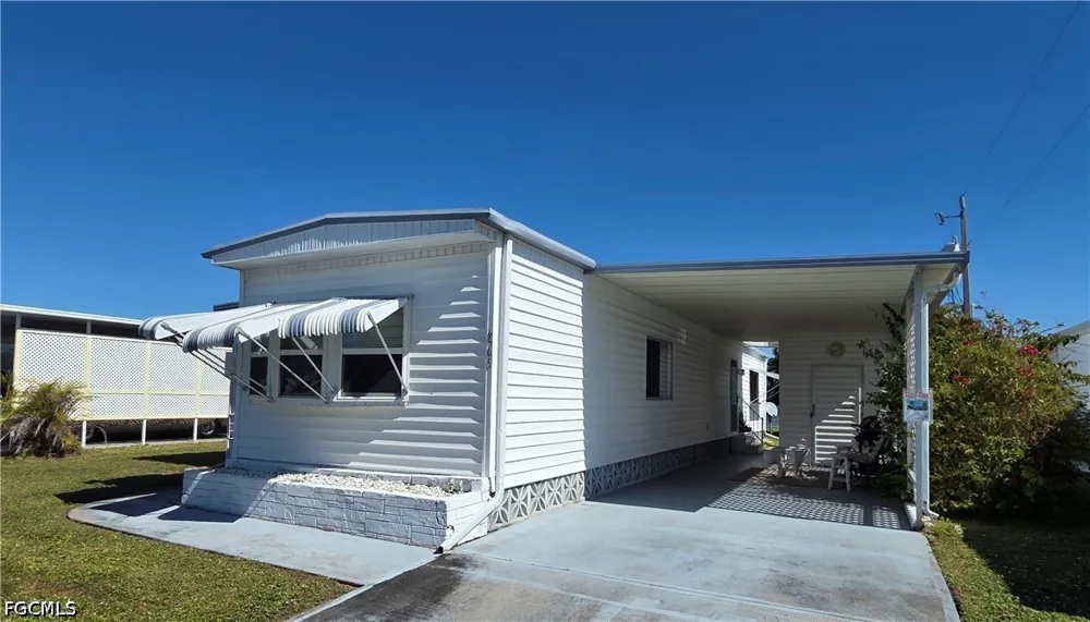 Moonlight Drive North Fort Myers, FL 33917