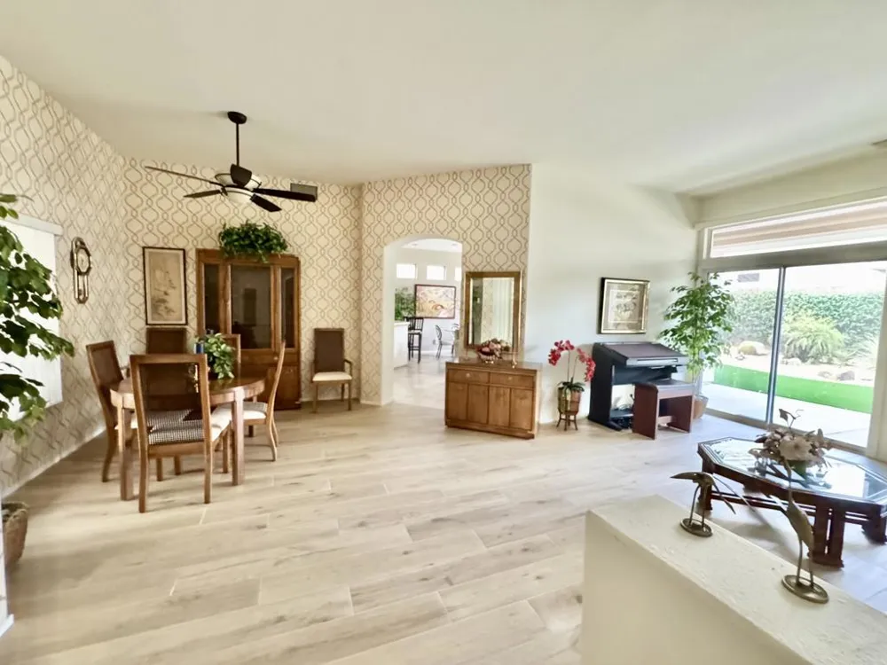 38517 Fallbrook Avenue Palm Desert, CA 92211
