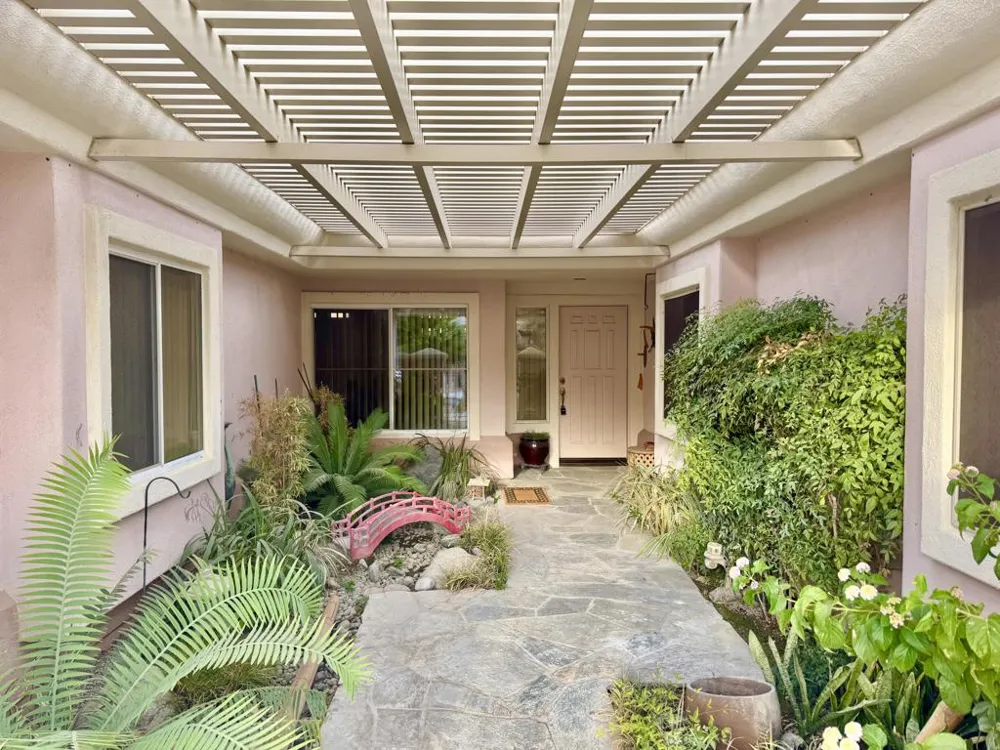 38517 Fallbrook Avenue Palm Desert, CA 92211