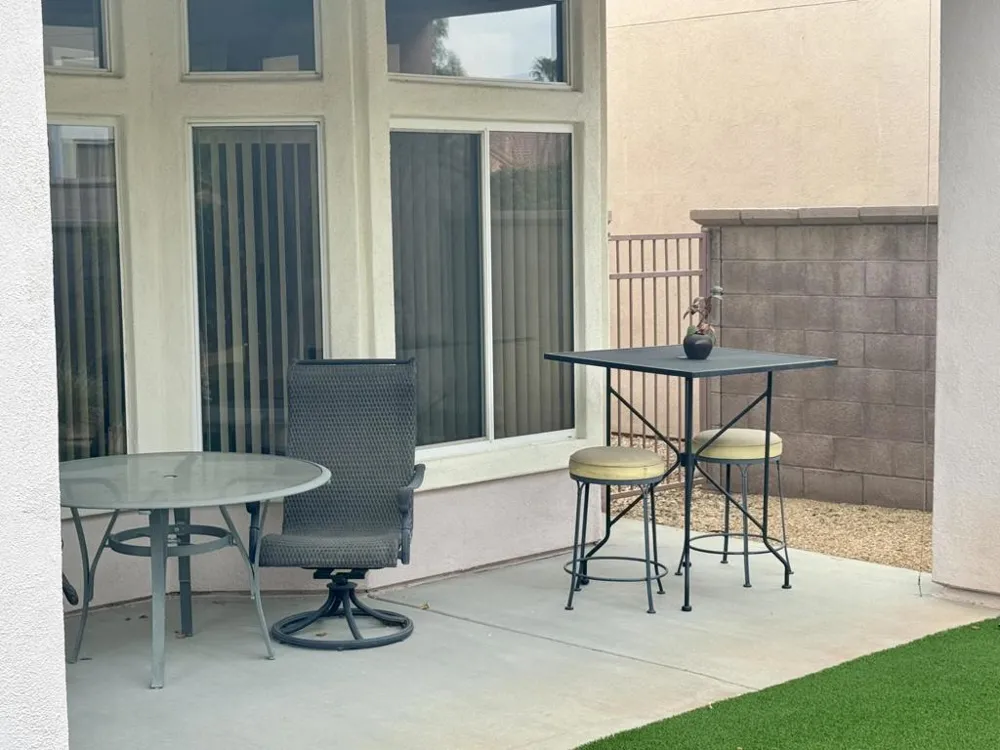 38517 Fallbrook Avenue Palm Desert, CA 92211