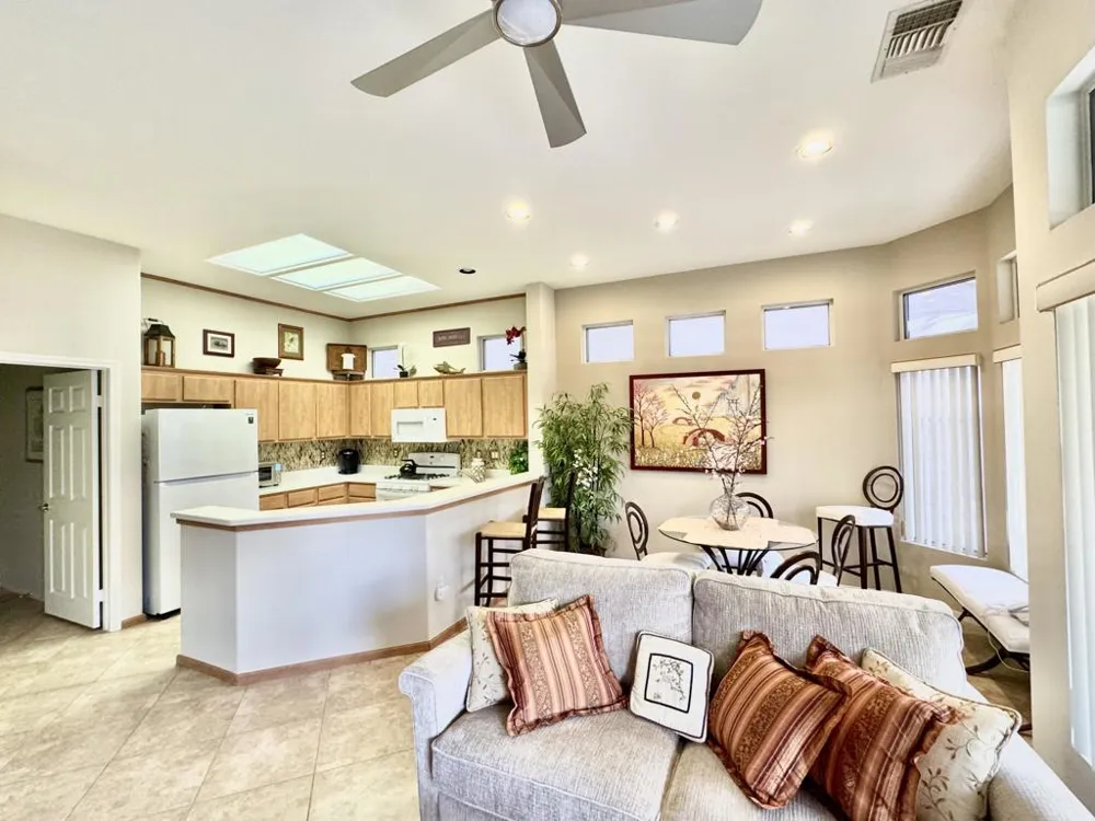 38517 Fallbrook Avenue Palm Desert, CA 92211