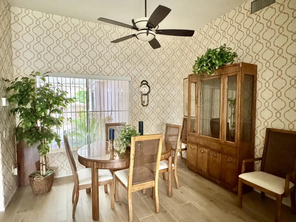 38517 Fallbrook Avenue Palm Desert, CA 92211