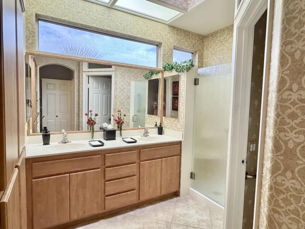 38517 Fallbrook Avenue Palm Desert, CA 92211