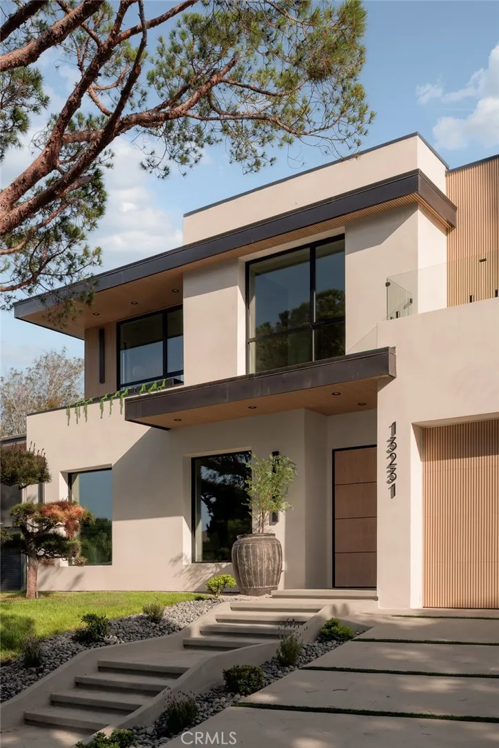 13231 Warren Los Angeles, CA 90066