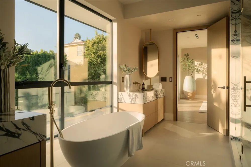 13231 Warren Los Angeles, CA 90066