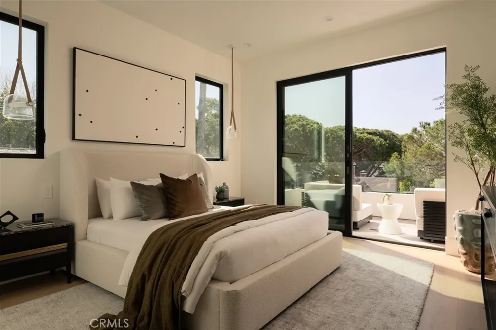 13231 Warren Los Angeles, CA 90066