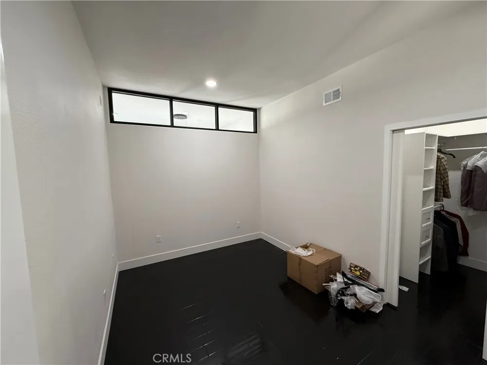 190 W 3rd Street Santa Ana, CA 92701