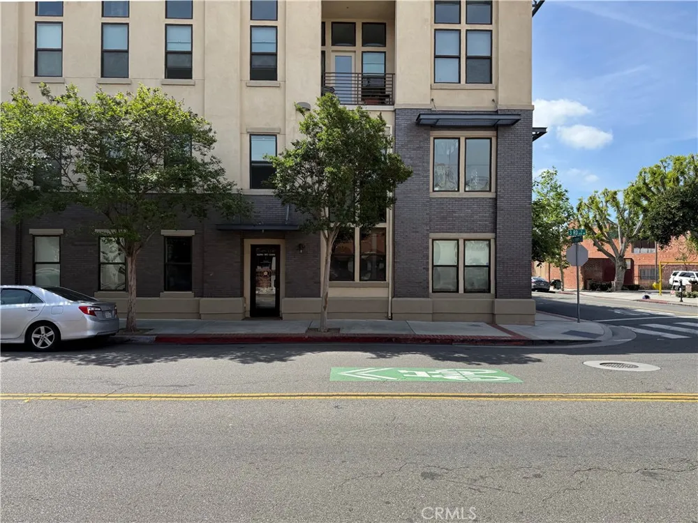 190 W 3rd Street Santa Ana, CA 92701