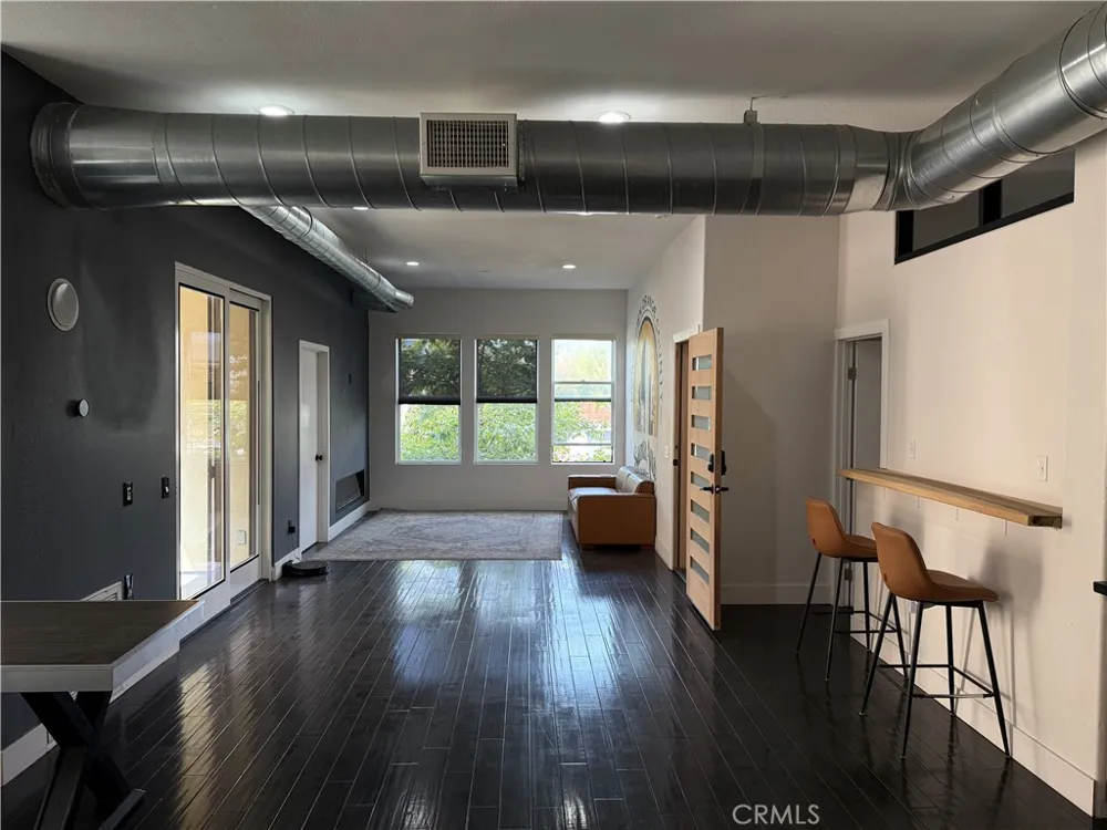 190 W 3rd Street Santa Ana, CA 92701