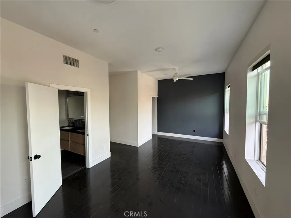 190 W 3rd Street Santa Ana, CA 92701