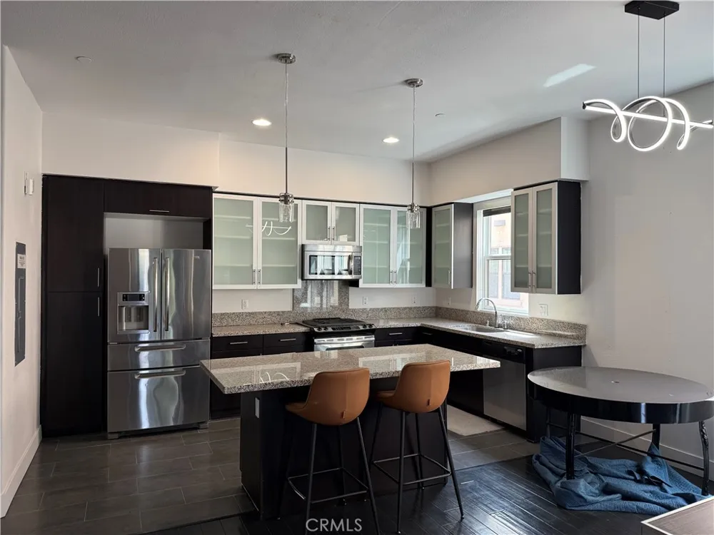 190 W 3rd Street Santa Ana, CA 92701