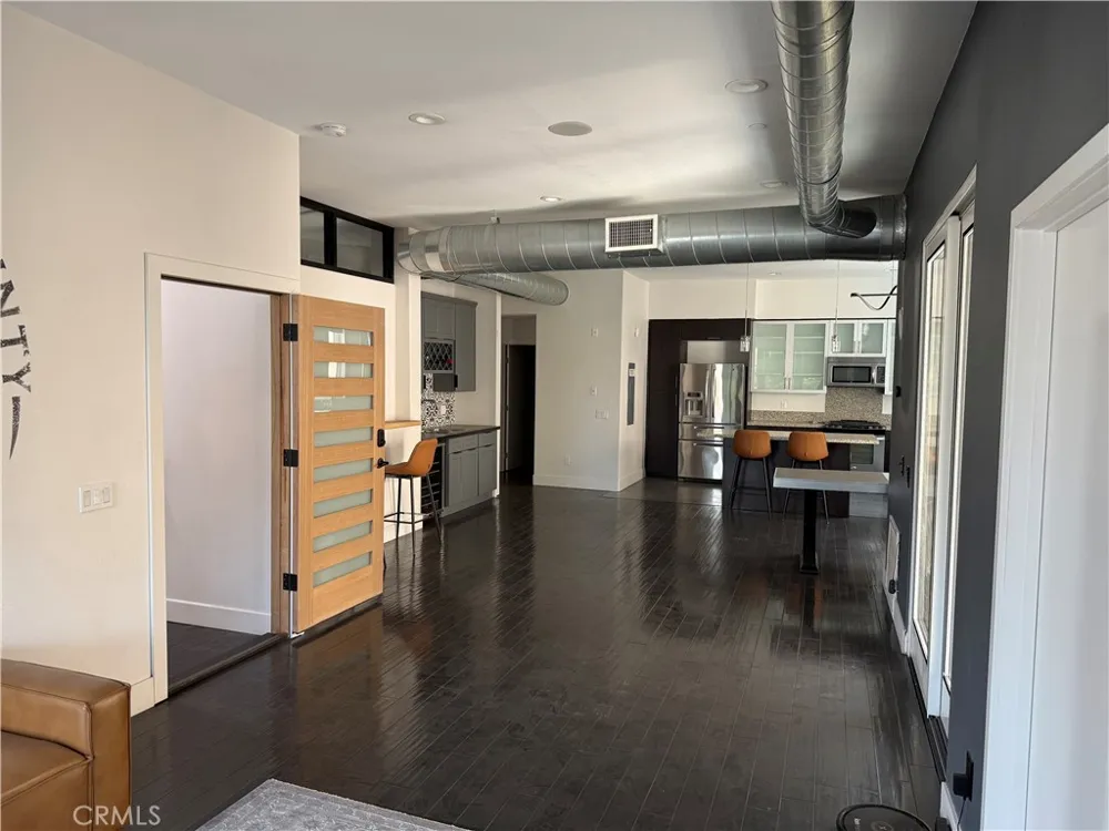 190 W 3rd Street Santa Ana, CA 92701
