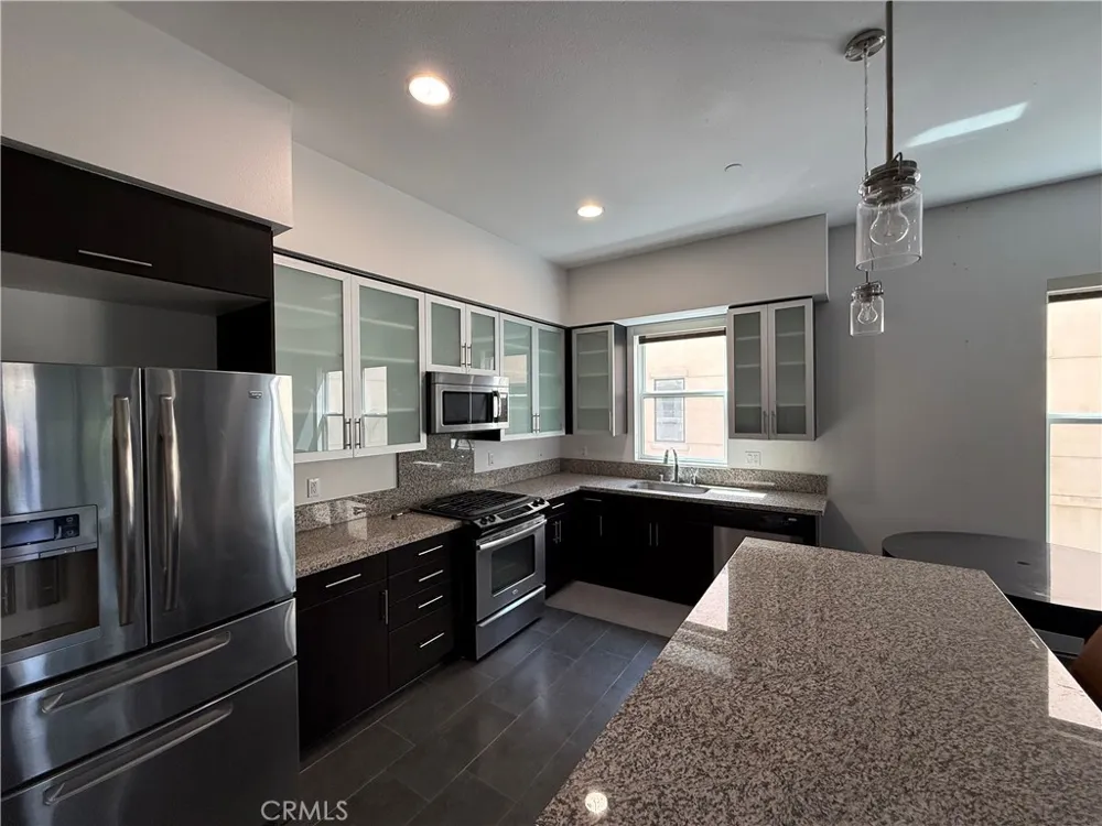 190 W 3rd Street Santa Ana, CA 92701