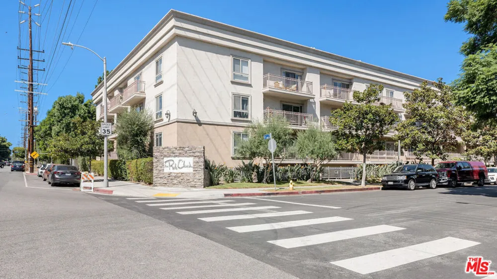 141 S Clark Drive #409 Los Angeles, CA 90048