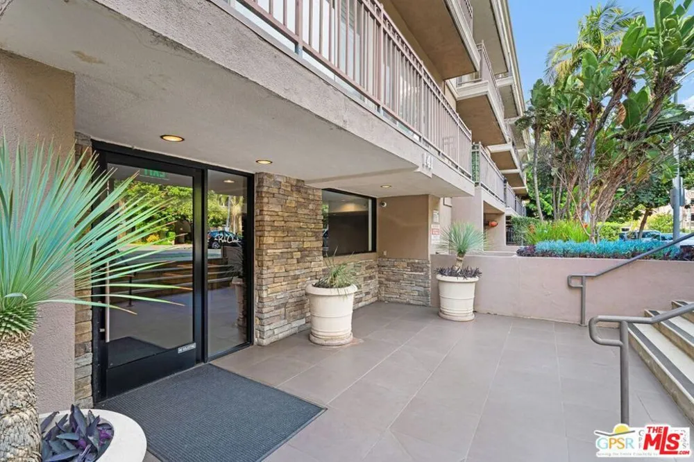 141 S Clark Drive #409 Los Angeles, CA 90048