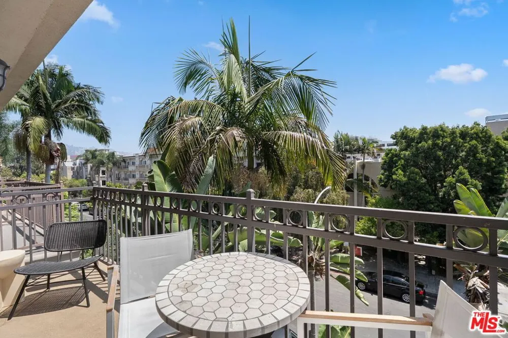 141 S Clark Drive #409 Los Angeles, CA 90048