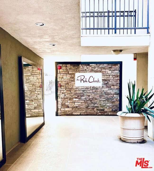 141 S Clark Drive #409 Los Angeles, CA 90048
