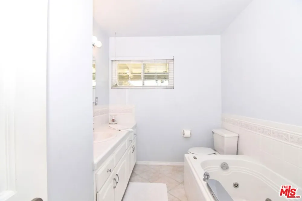 3774 Dalehurst Drive Bakersfield, CA 93306