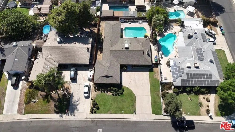 3774 Dalehurst Drive Bakersfield, CA 93306