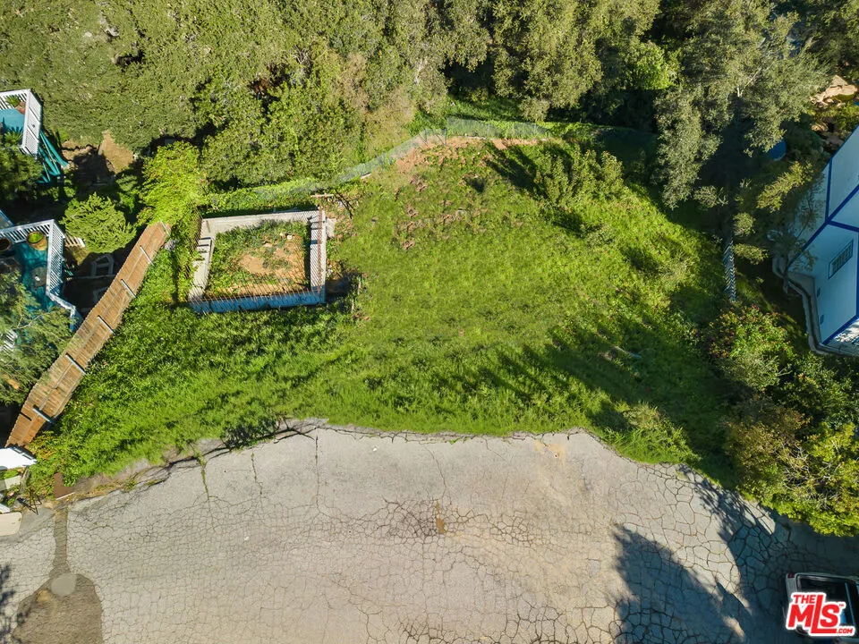 20681 Medley Lane Topanga, CA 90290