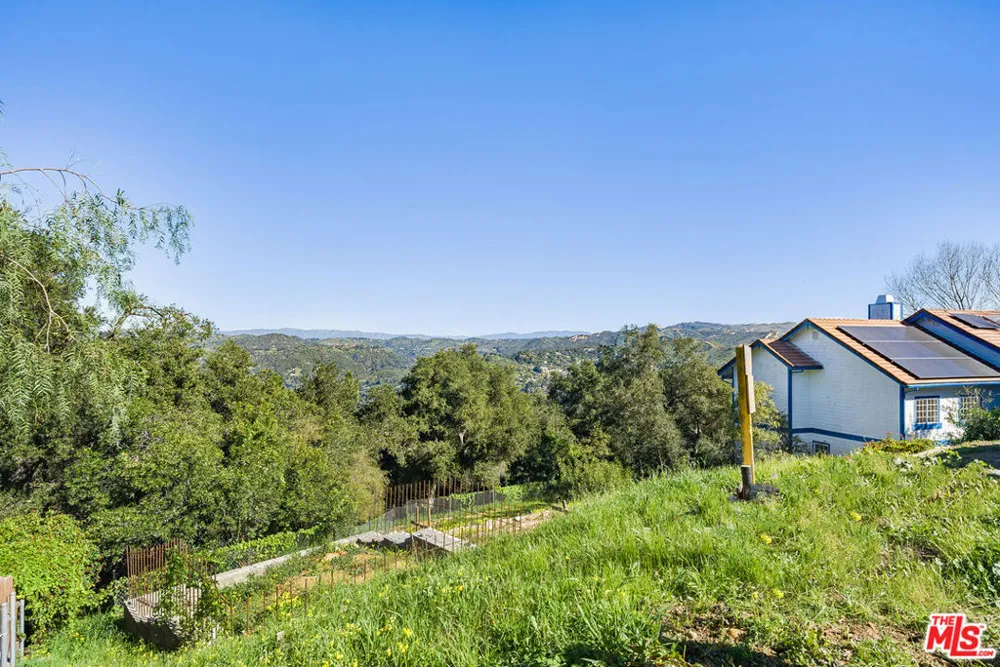 20681 Medley Lane Topanga, CA 90290