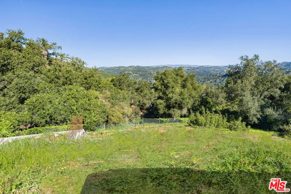 20681 Medley Lane Topanga, CA 90290