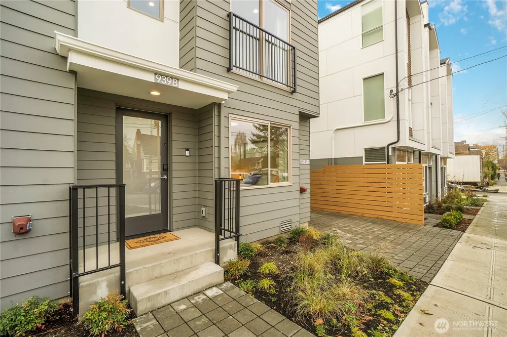 939 NW 56th Street #B Seattle, WA 98107
